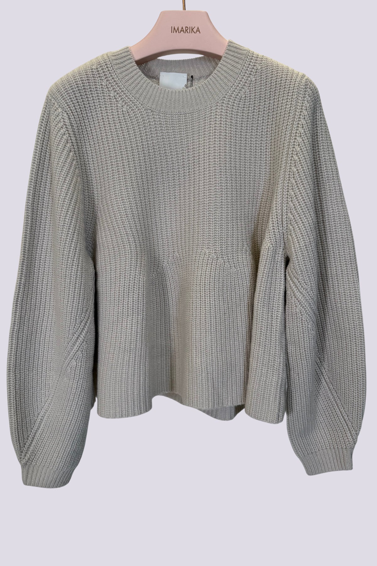 Maglia girocollo beige.