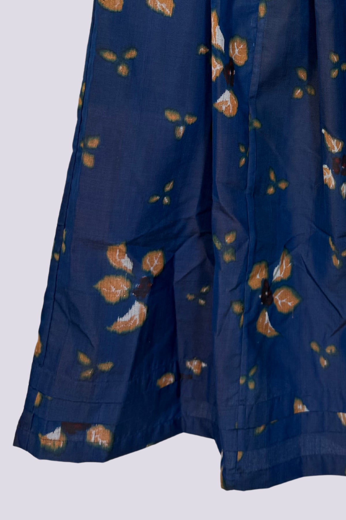 Gonna in seta blu con fantasia