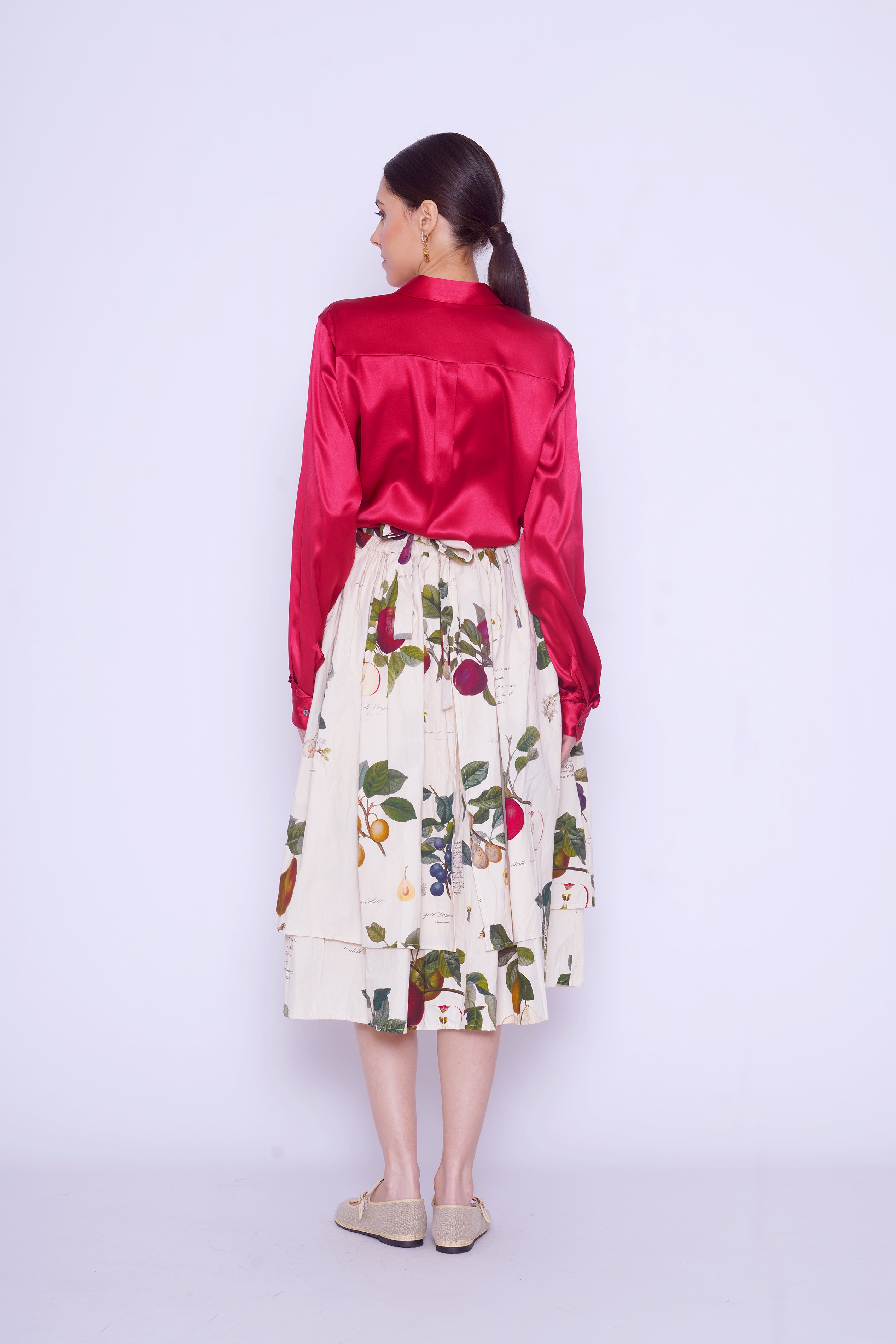 Camicia di seta rossa