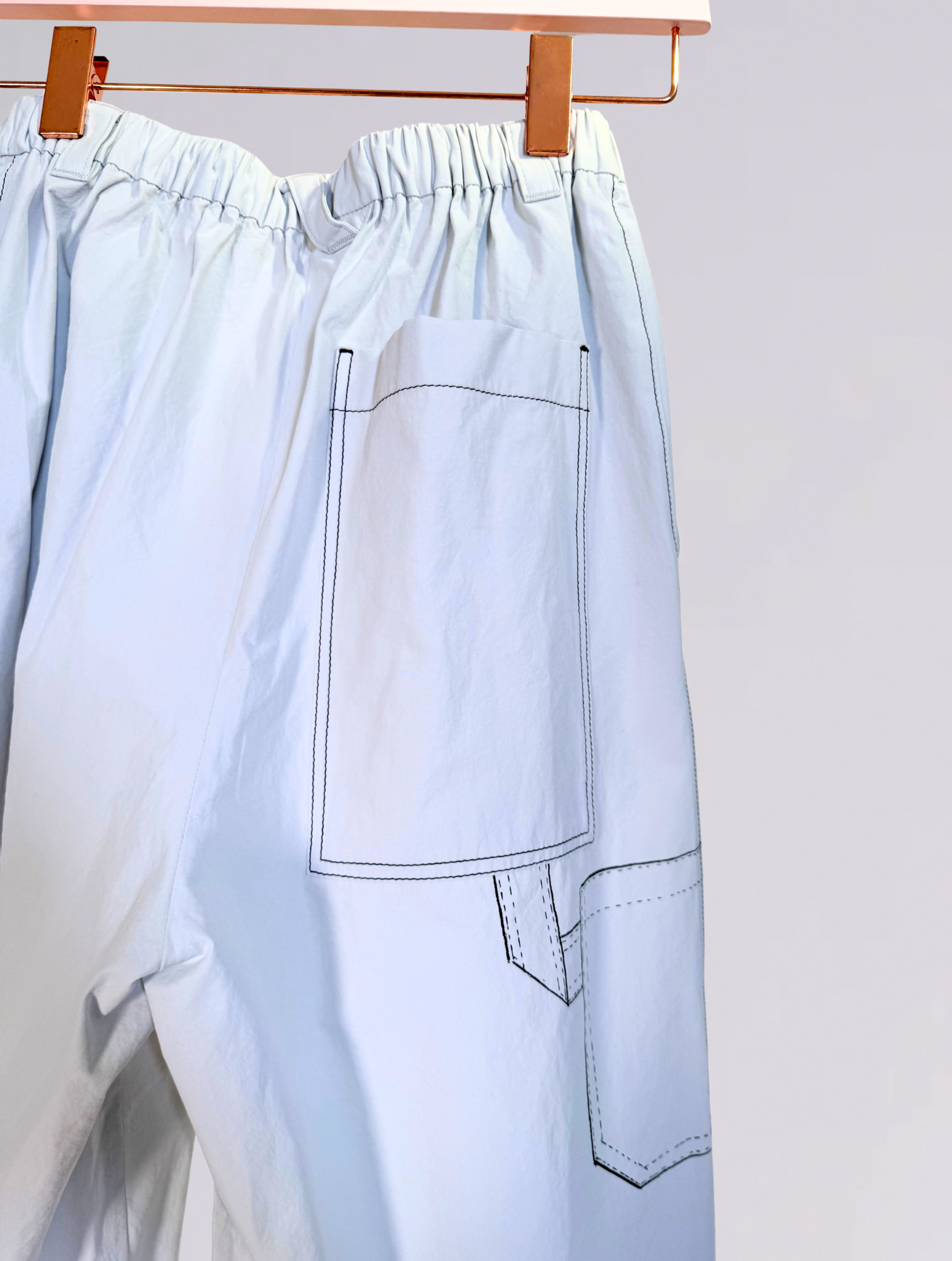 Pantaloni con elastico