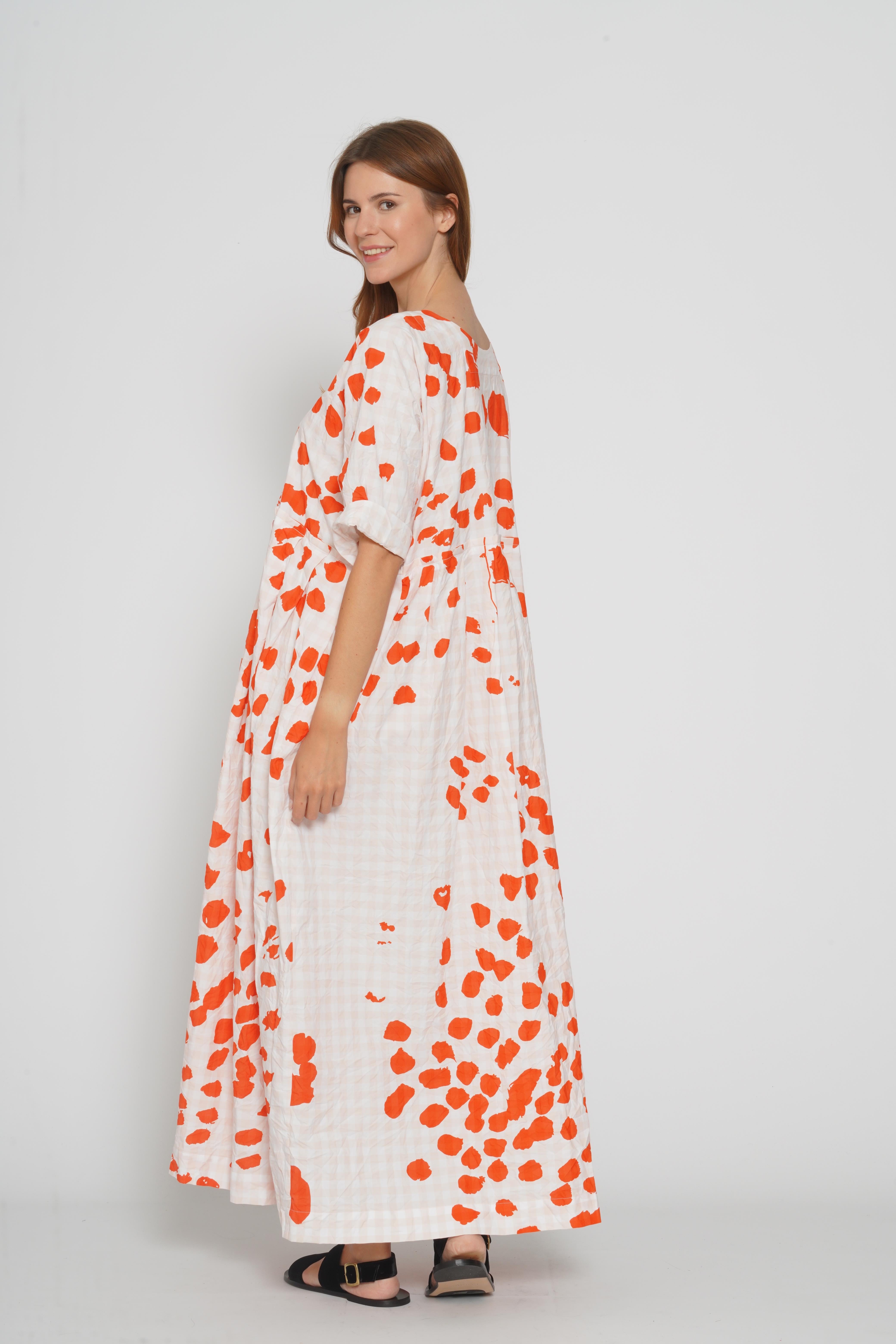 Abito in vichy con macchie arancio