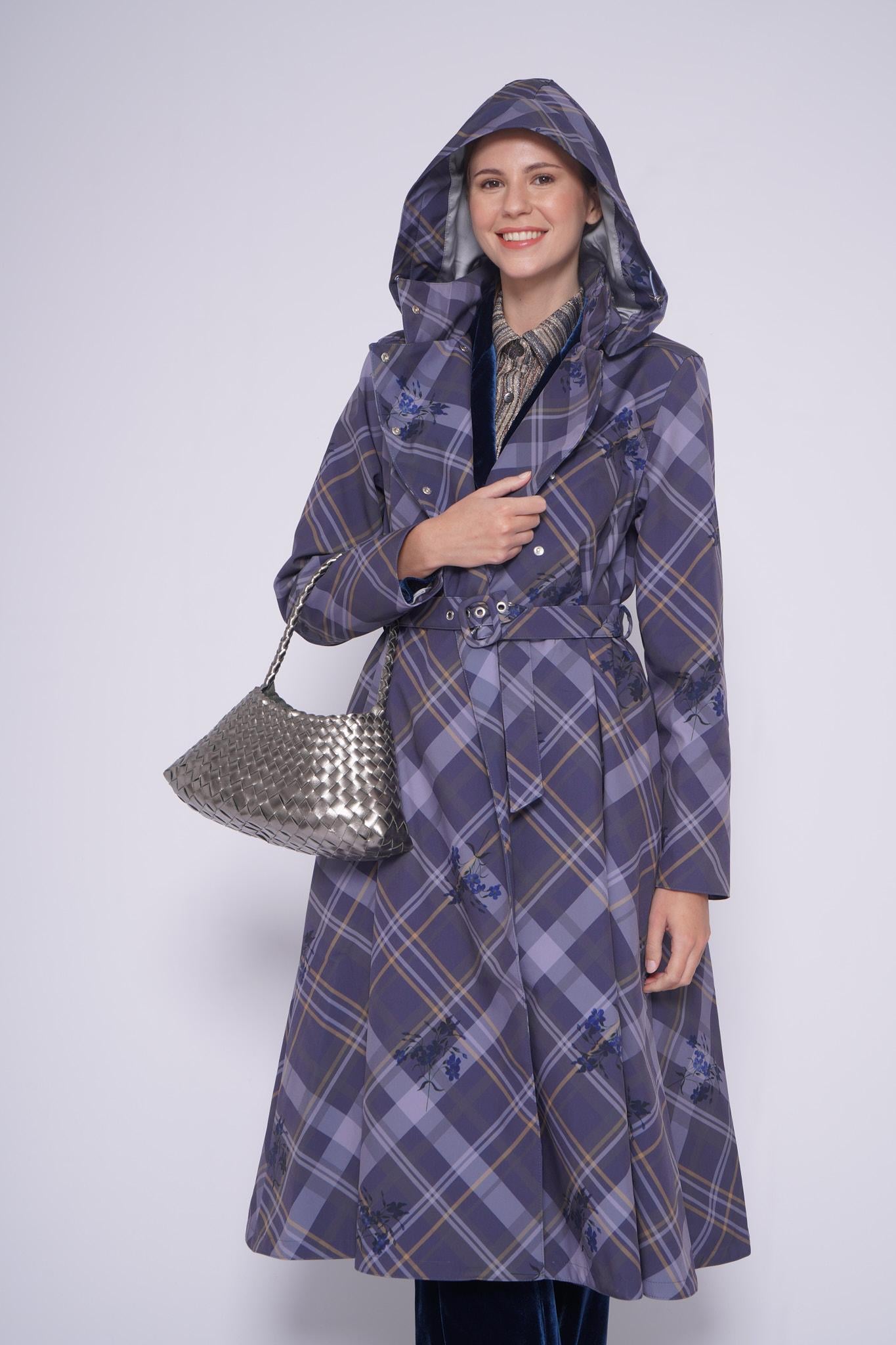 Impermeabile con cappuccio DUCHESS IN BLUEBLU RAINSISTERS