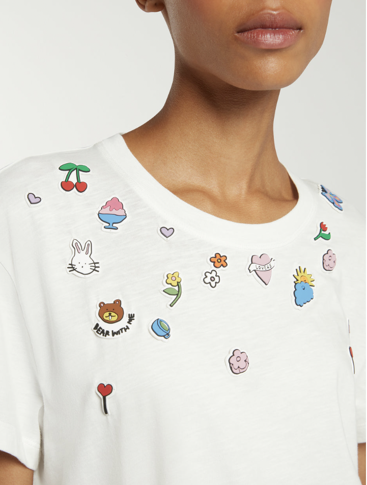 T-SHIRT CON APPLICAZIONI