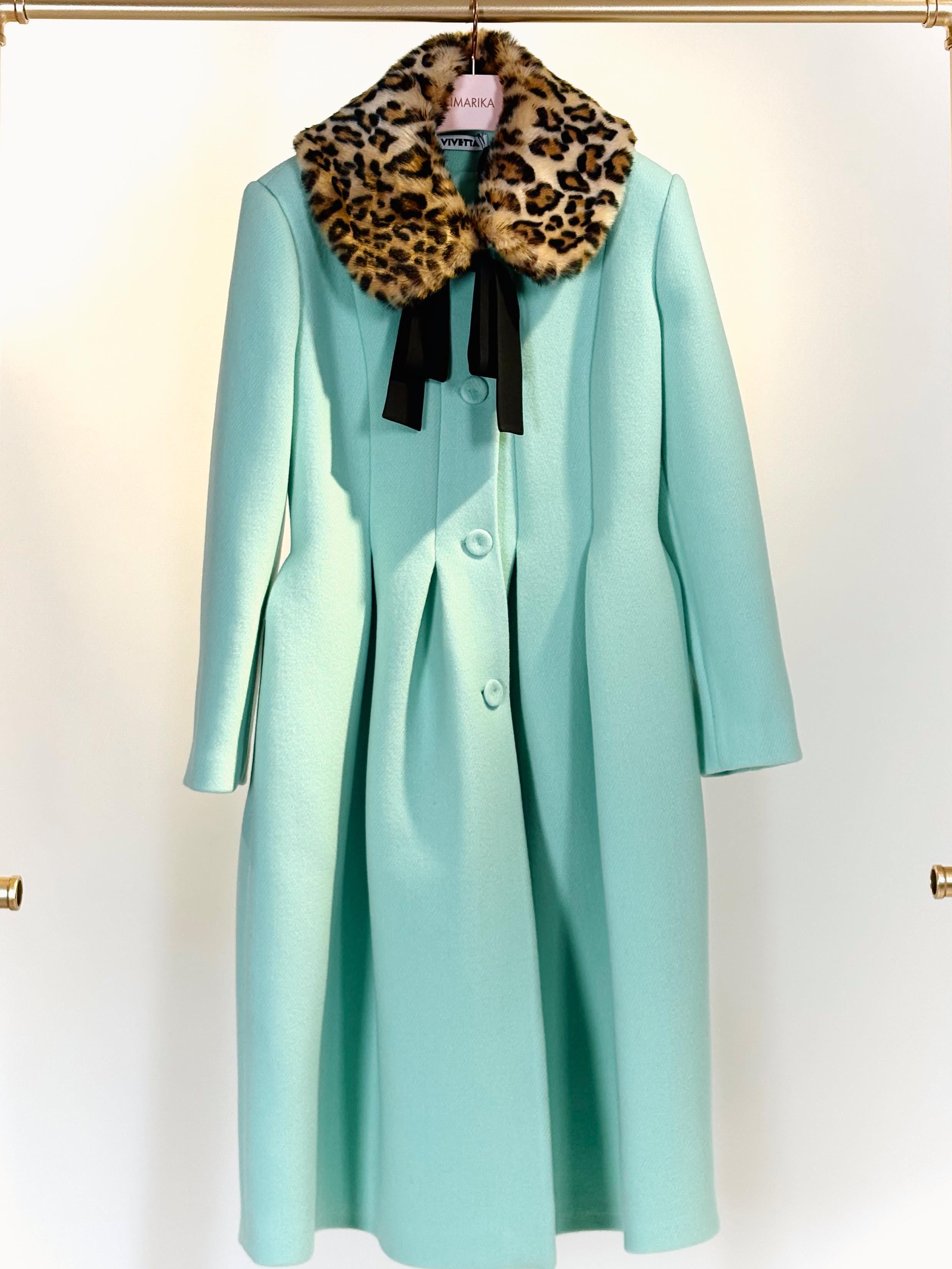 Cappotto con collo in pellicia CA0V27COLLO LEO VERDE ACQUA VIVETTA