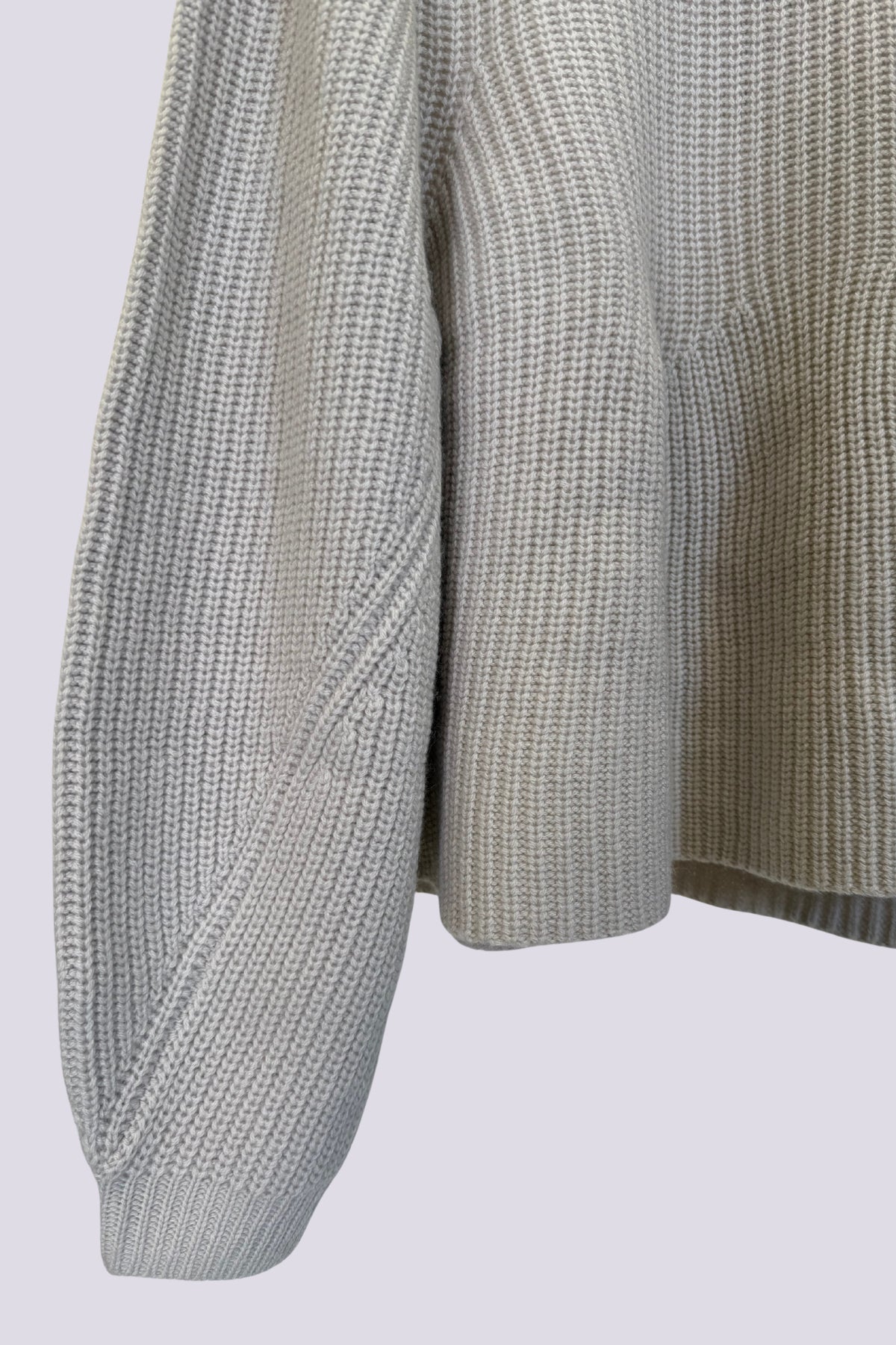 Maglia girocollo beige. 