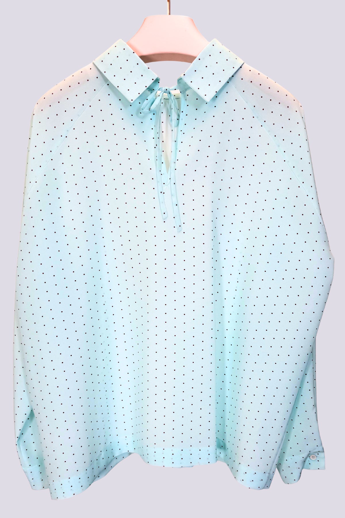 Camicia azzurra a pois 