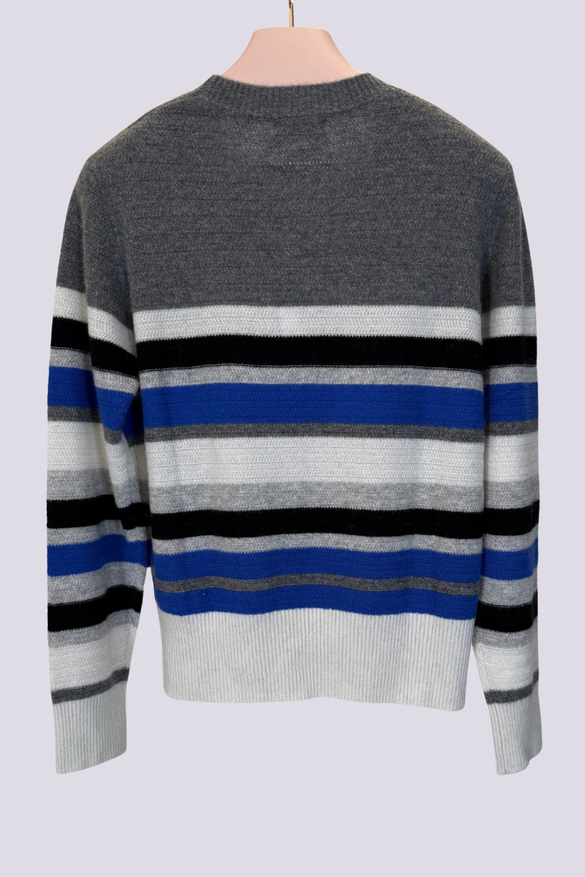 Maglione grigio a righe 