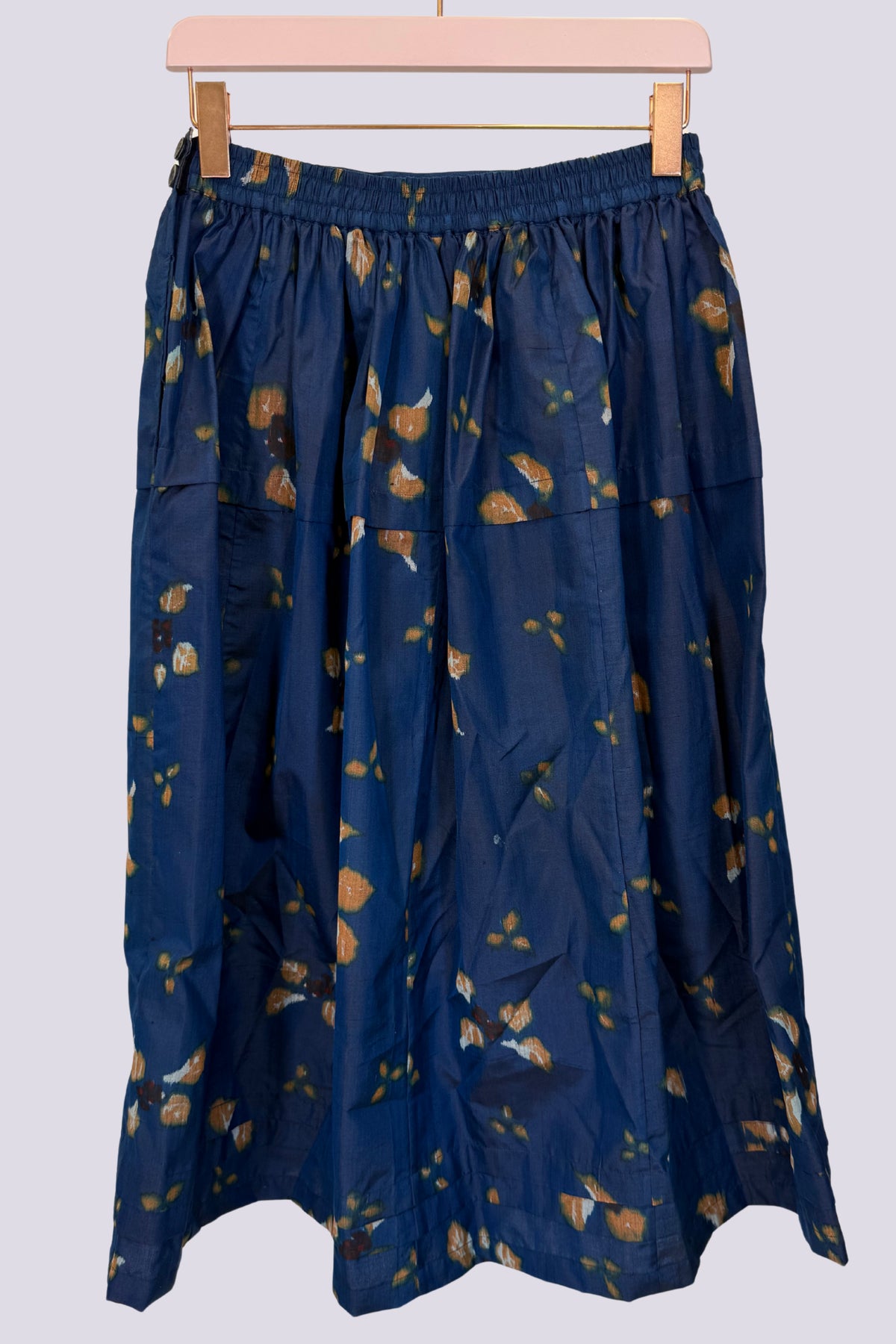 Gonna in seta blu con fantasia 