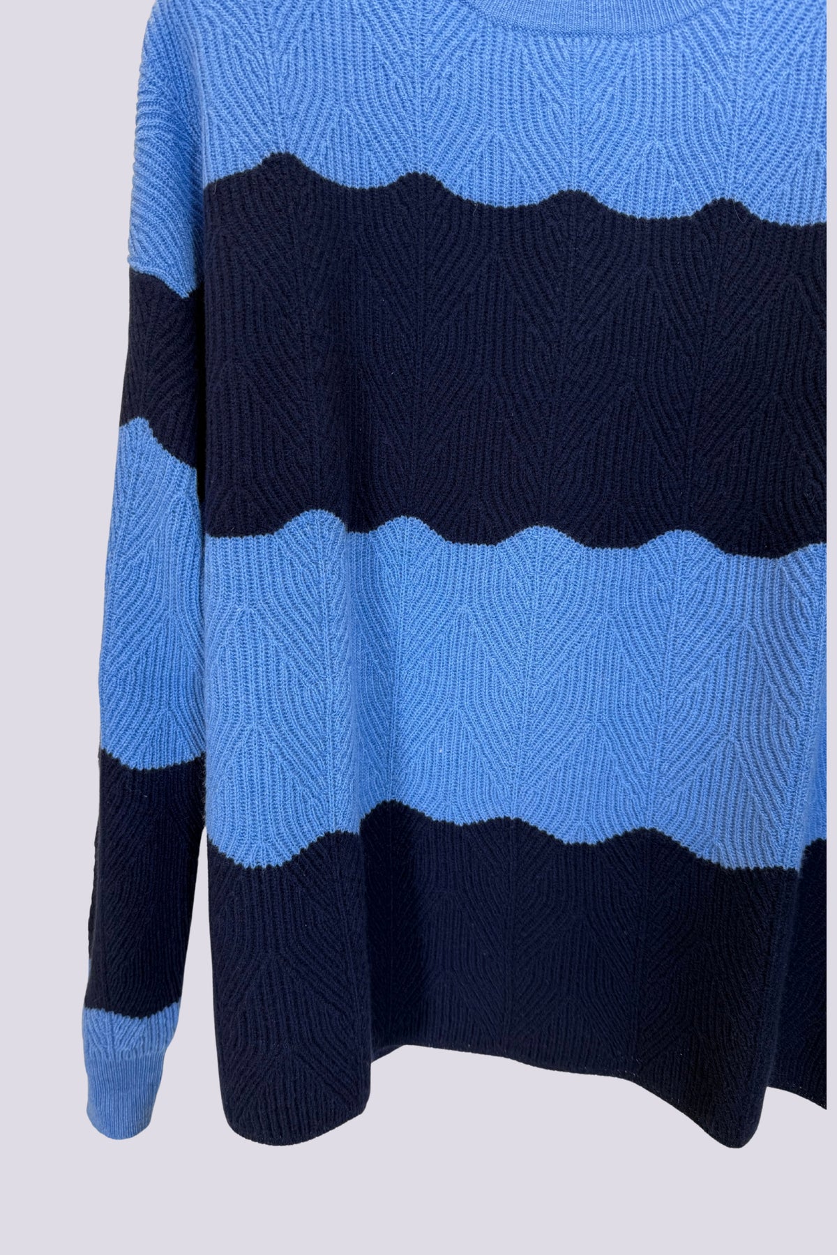 Maglione a righe blu 