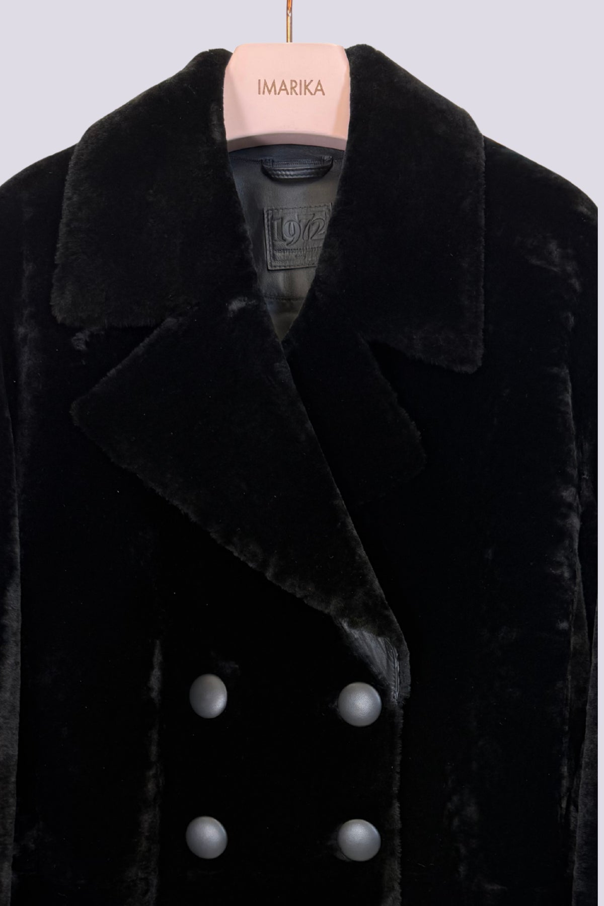 Cappotto in pelo nero 