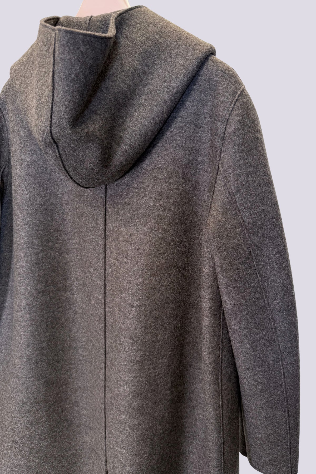 Cappotto marrone con cappuccio 