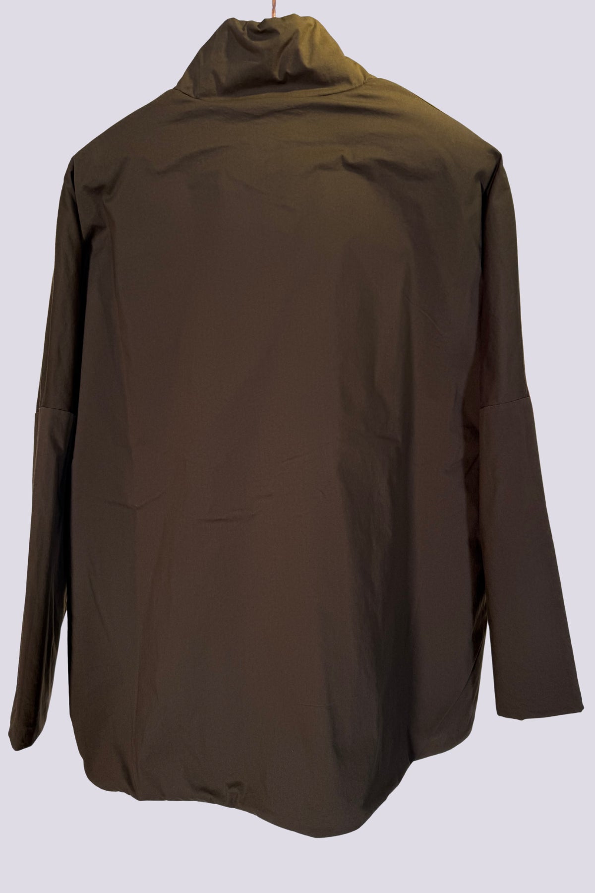 Piumino con tasconi marrone 
