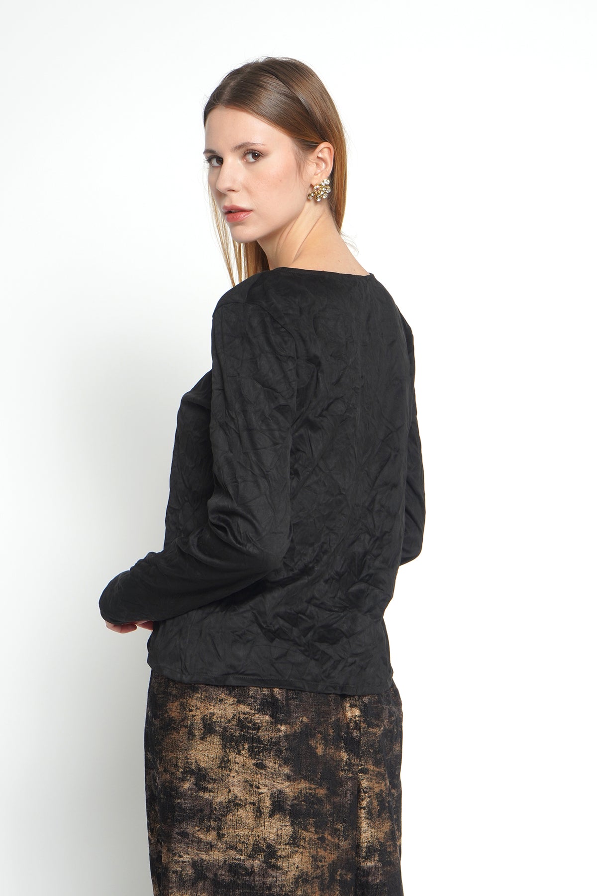 Cardigan stropicciato con bottoni nascosti 