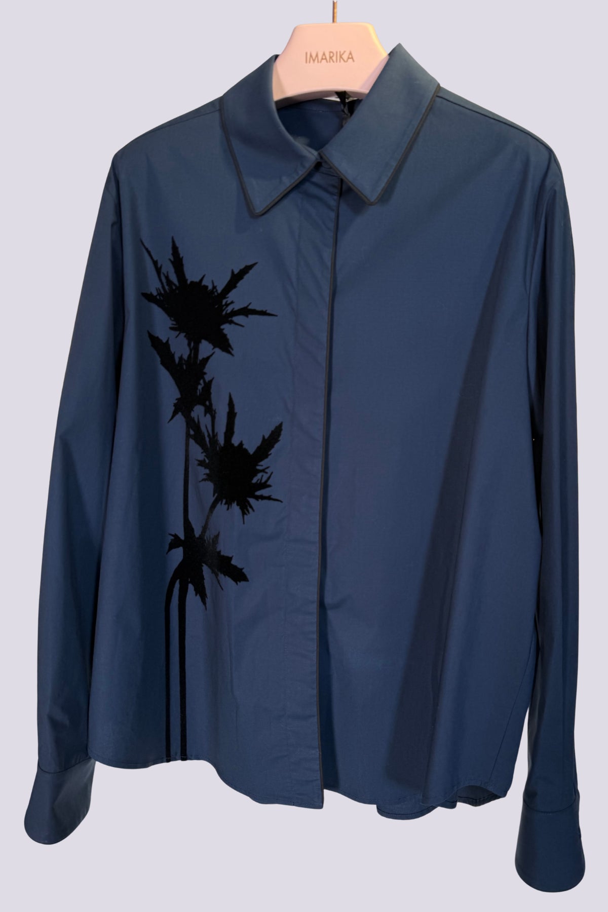 Camicia con fiore 