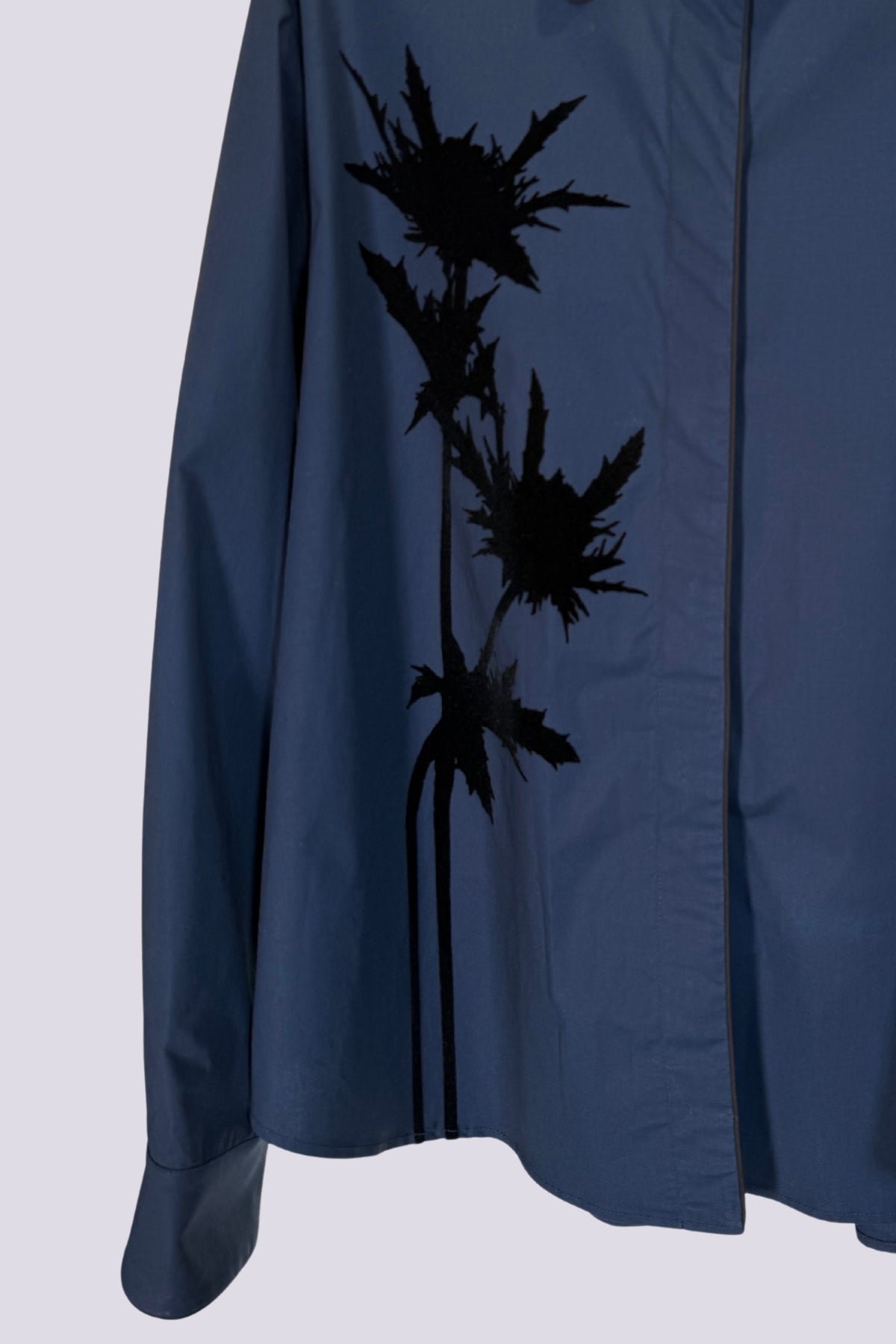 Camicia con fiore 