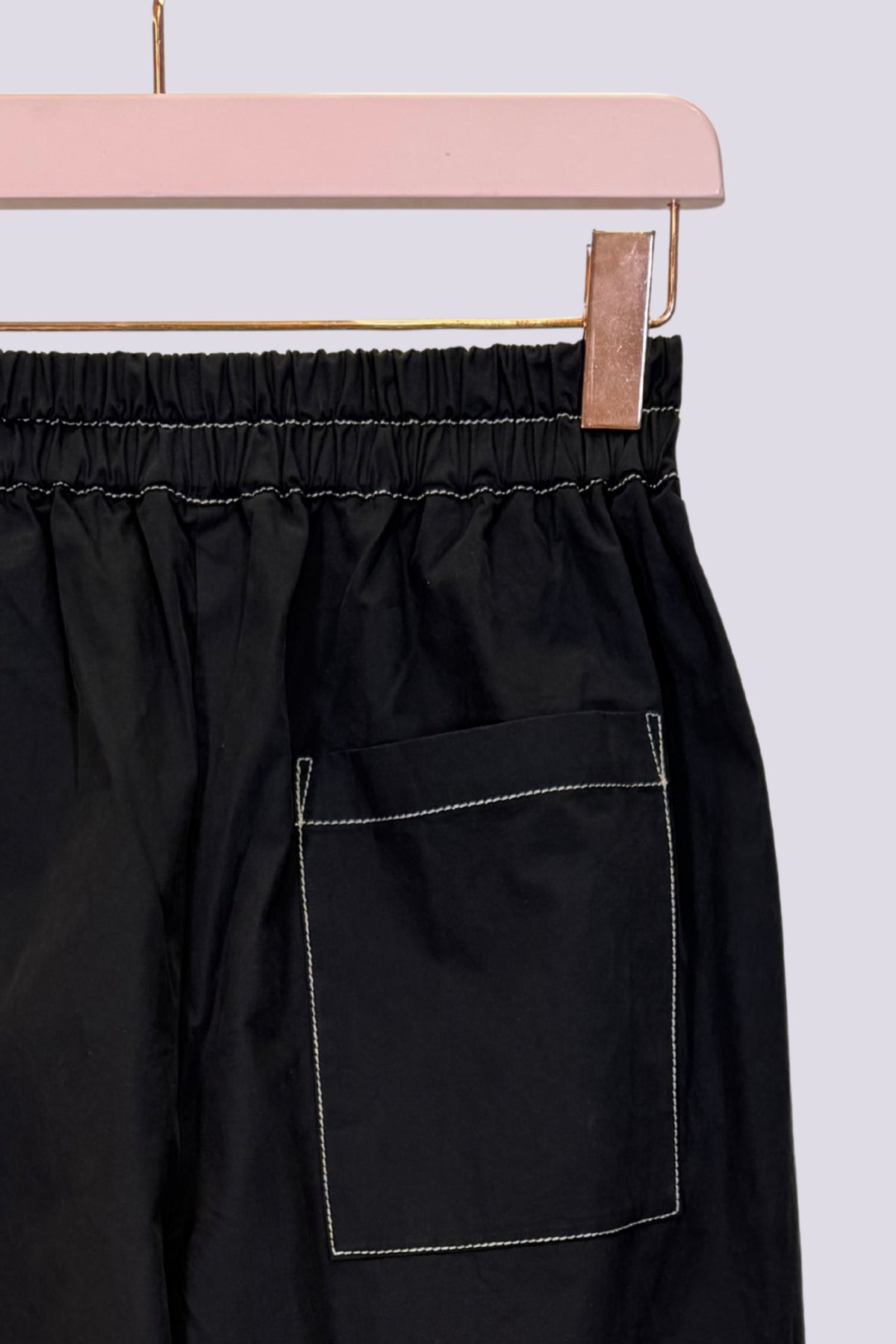 Pantaloni a carota nero 