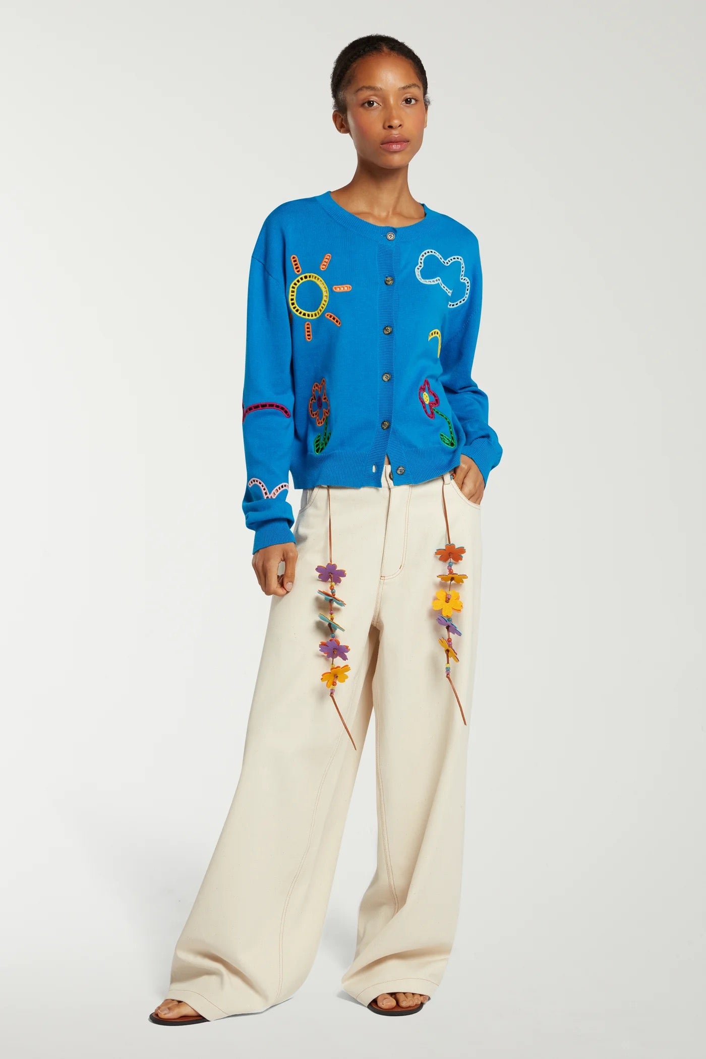 Cardigan azzurro traforato 