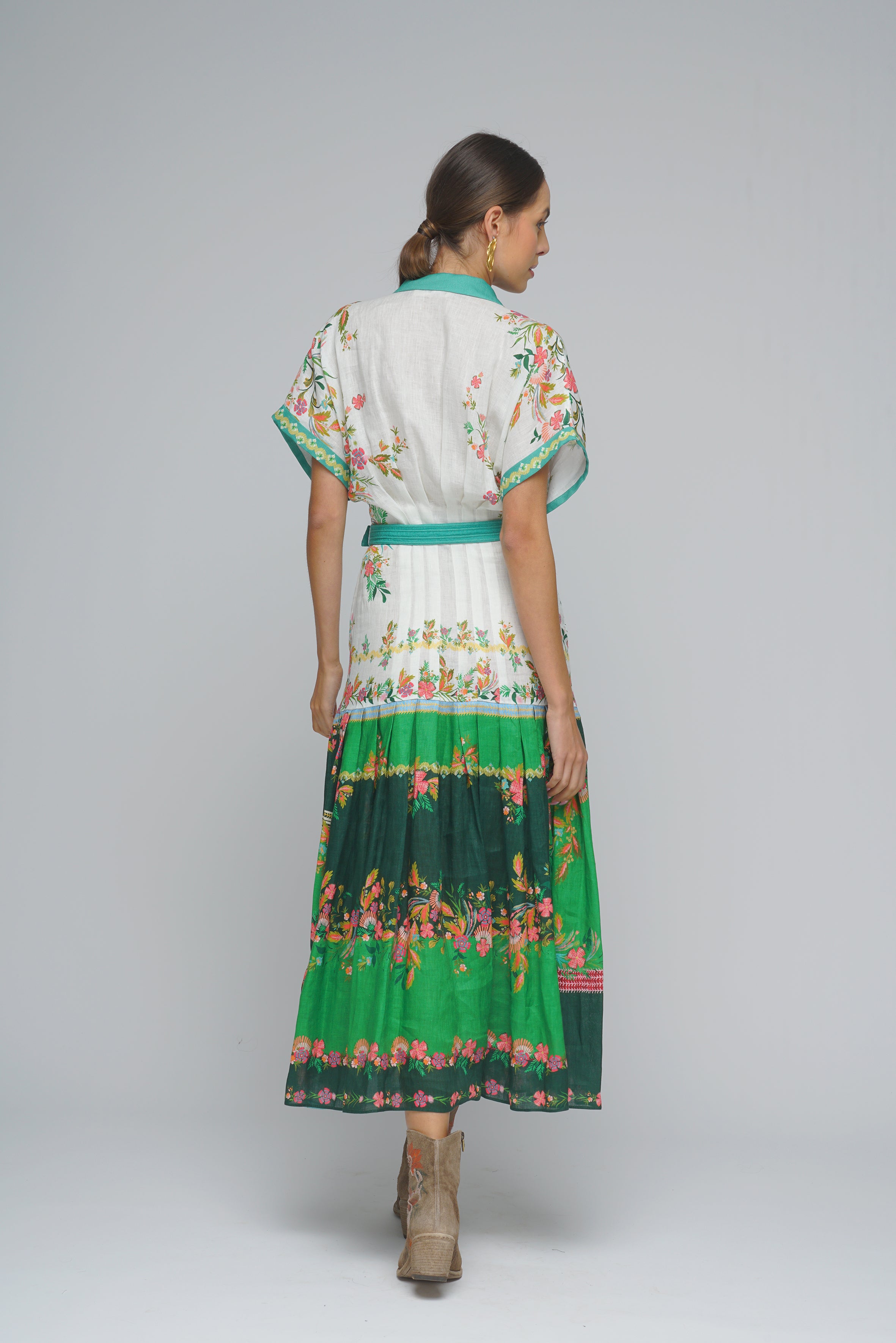 ABITO RIYA VERDE SALONI