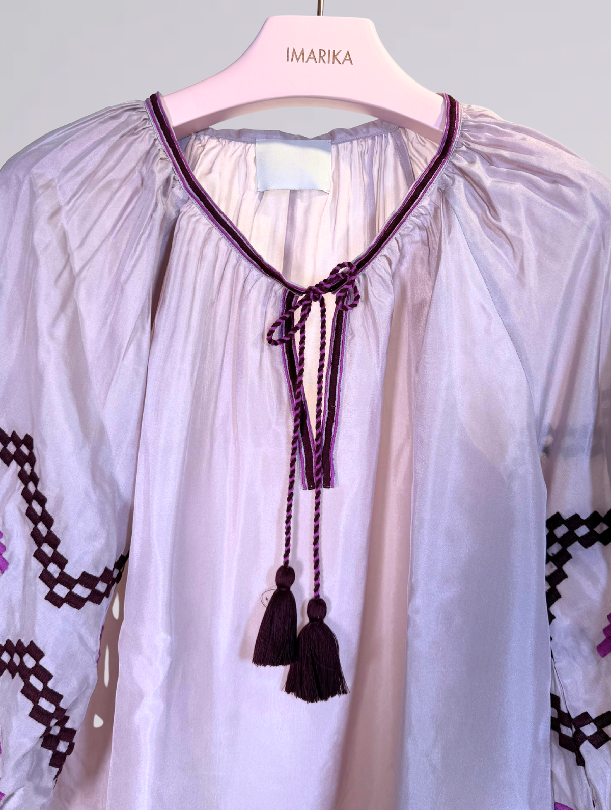 Camicia con ricami 