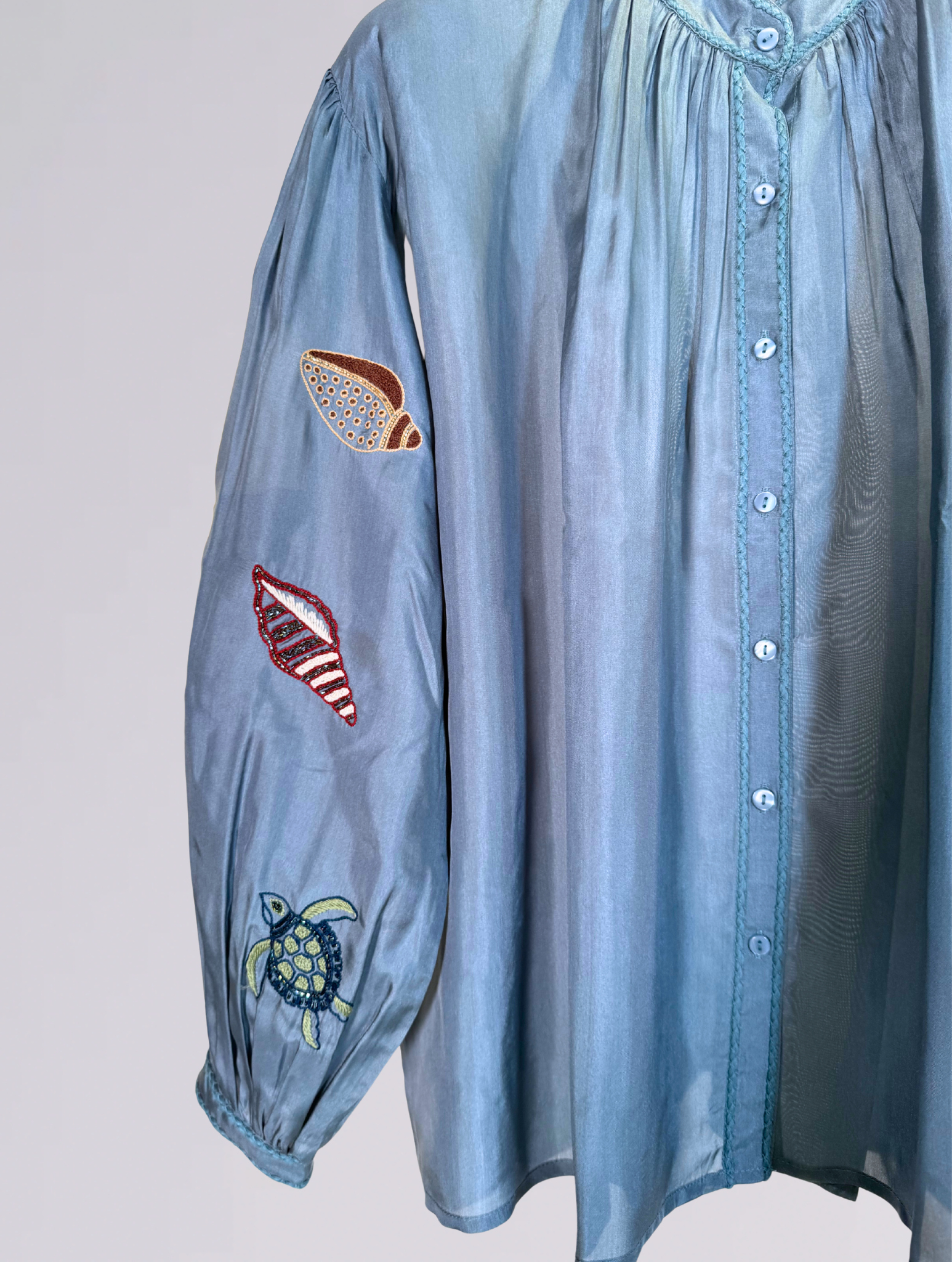 Camicia ricami mari 