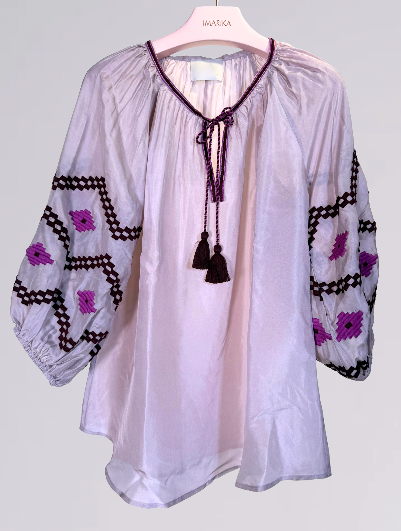 Camicia con ricami 