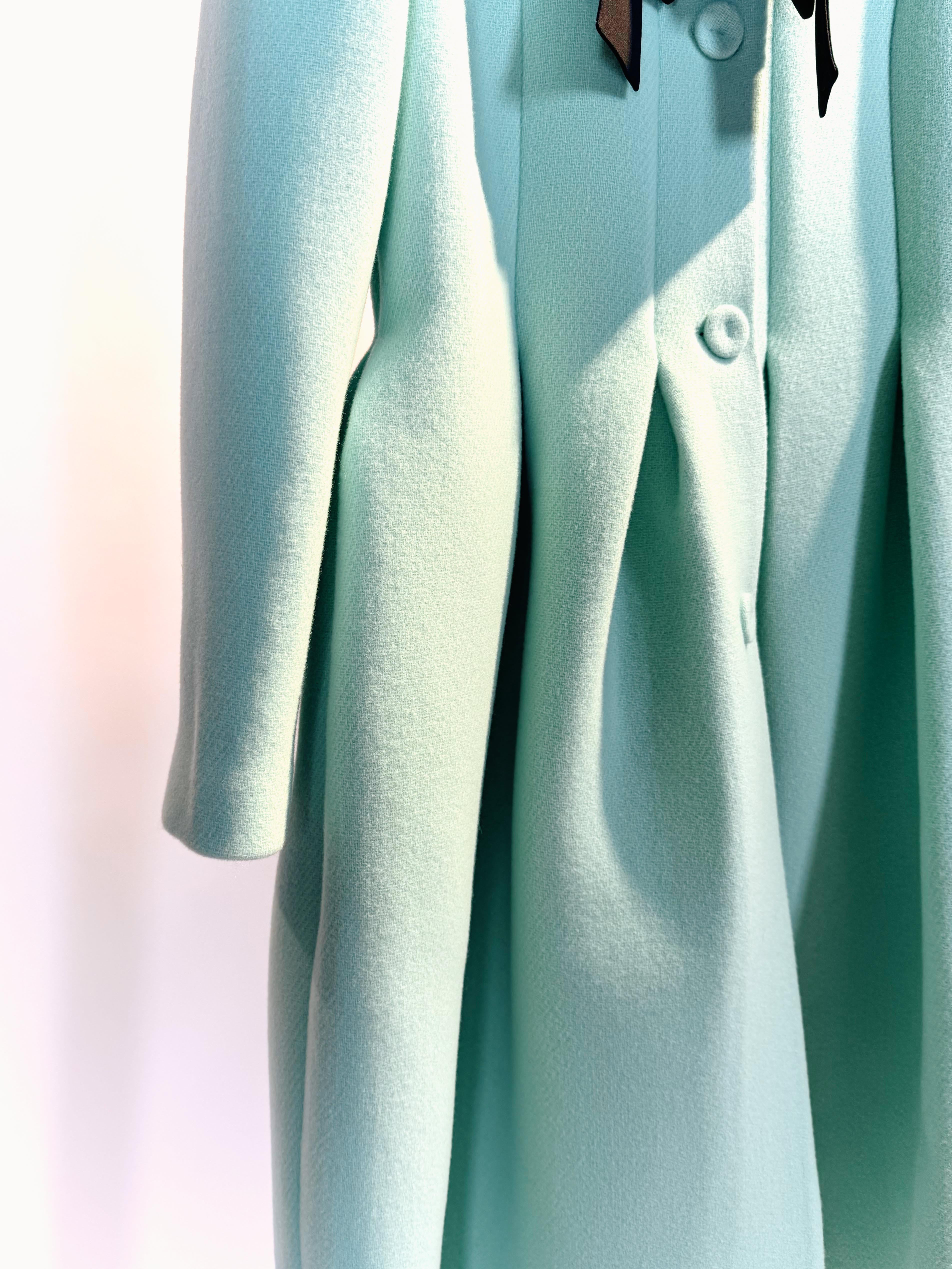 Cappotto con collo in pellicia CA0V27COLLO LEO VERDE ACQUA VIVETTA