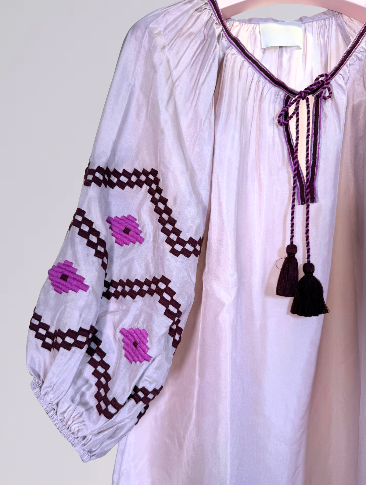 Camicia con ricami 