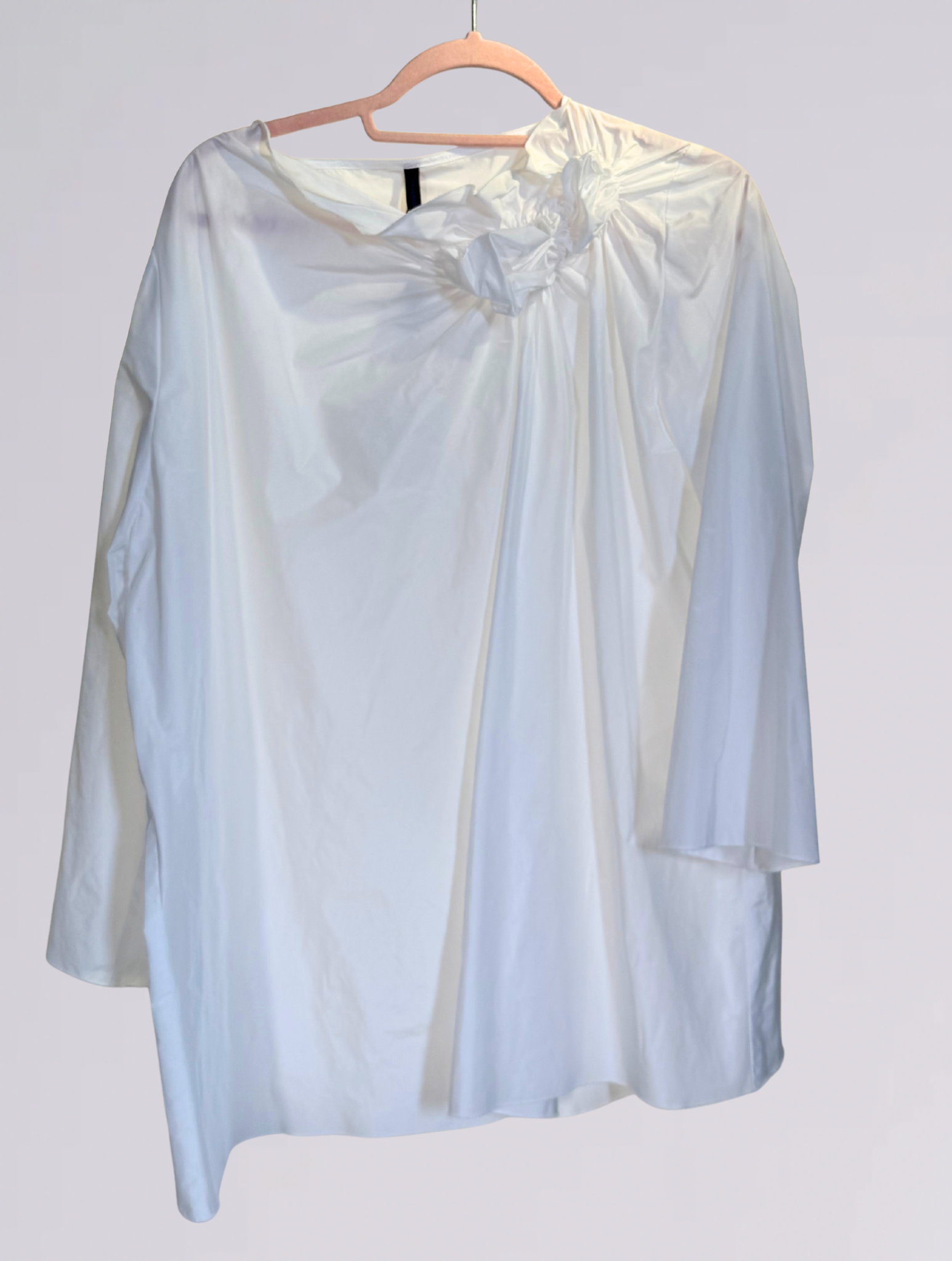Camicia con fiore 