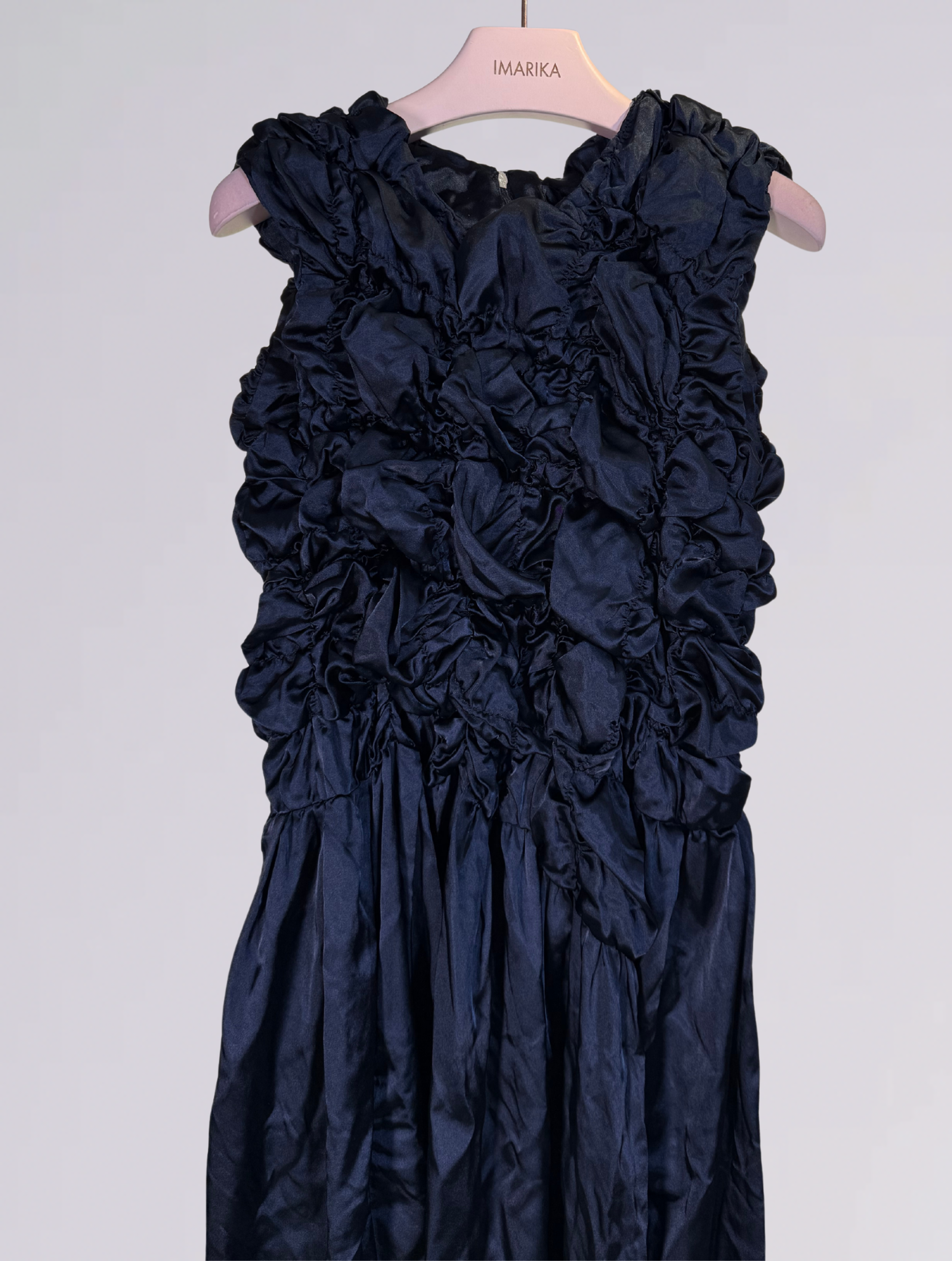 Abito con ruffles 